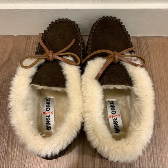 Women’s Minnetonka Women’s Chrissy Bootie, Chocolate Brown - Picture 4 of 5